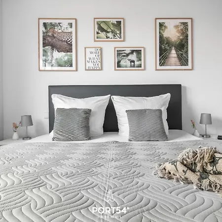 Lunas Shelter Apartment *